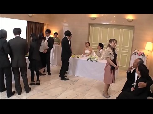 เย็ดกันกลางงานแต่งงานเจ้าบ่าวเย็ดเพื่อนเจ้าสาวโชว์ต่อหน้า