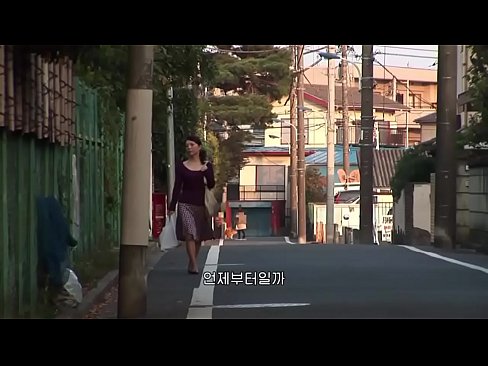 สาวใหญ่เรียกหนุ่มวัยรุ่นเด็ดข้างบ้านมาเย็ด