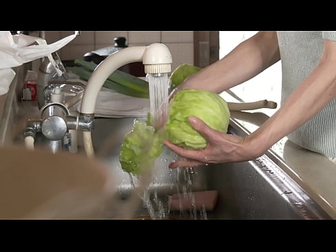 อาจารย์สาวพาเด็กหนุ่ม ลูกศิษย์มหาลัยมาที่บ้าน เงี่ยนจัดเย็ดกัน แล้วพากันไปอาบน้ำ